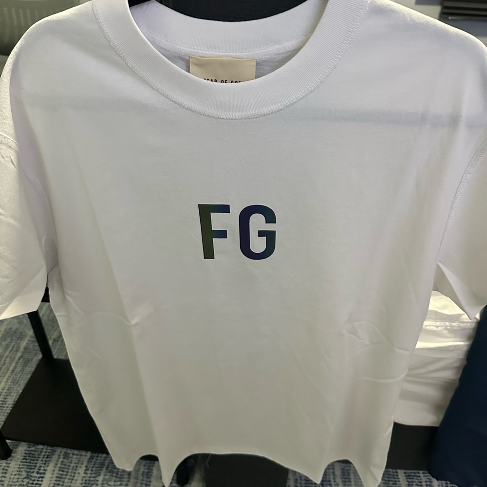 Fear of God Men’s White Tee with FG Logo Size M (oversized)
